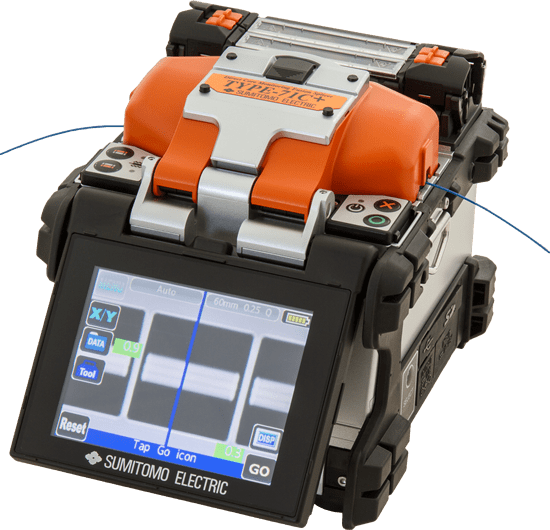 Fusion splicing optical fiber technician